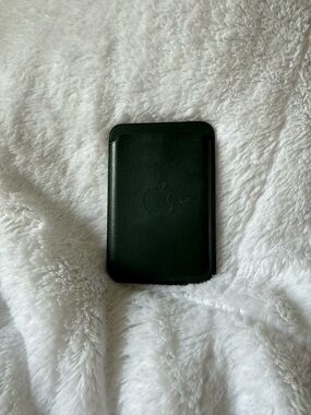 Apple Black MagSafe Leather Card Wallet with Embossed Apple Mark